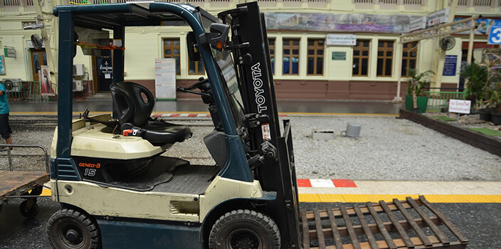 Складской погрузчик